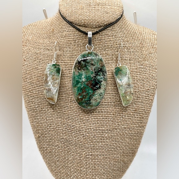 African Turquoise Pendant & Earrings Set - Picture 6 of 6